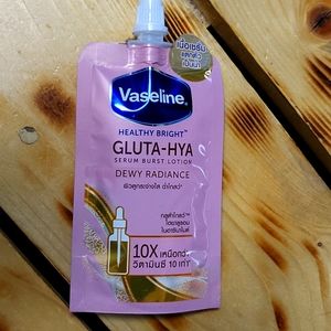 Vaseline Gluta-HYA Serum Burst Lotion